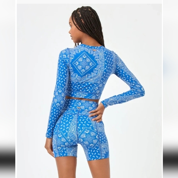 L*Space The Aim High Crop Top & Printed Carter Bike Shorts•Size XL - Picture 6 of 12